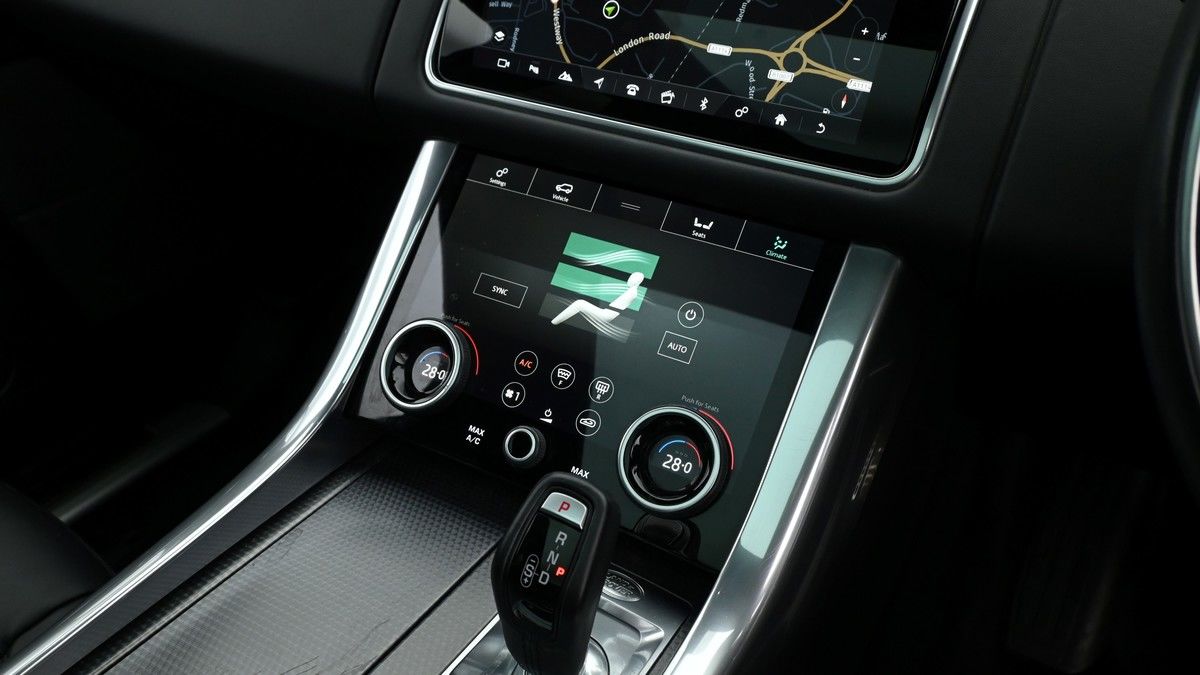 Land Rover Range Rover Sport Image 12