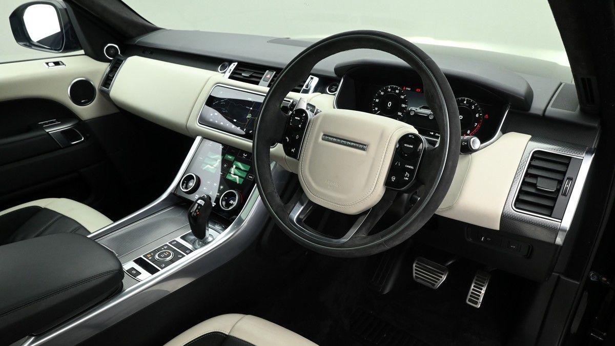 Land Rover Range Rover Sport Image 3