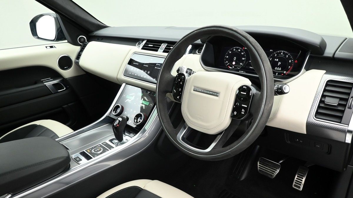 Land Rover Range Rover Sport Image 3