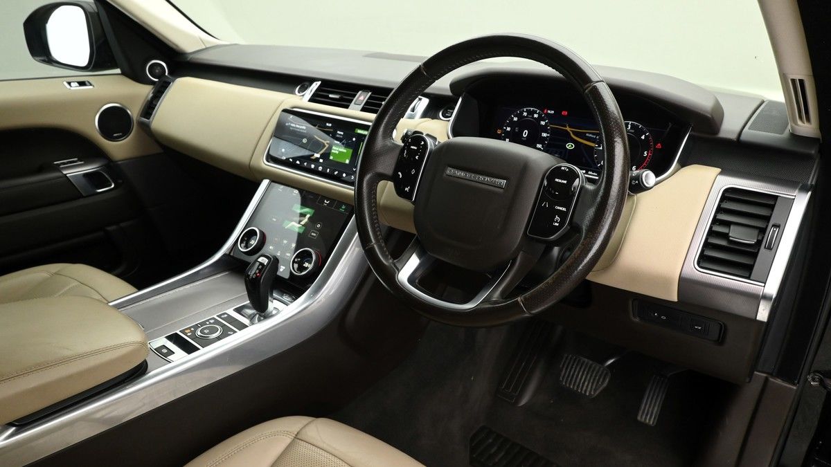 Land Rover Range Rover Sport Image 2