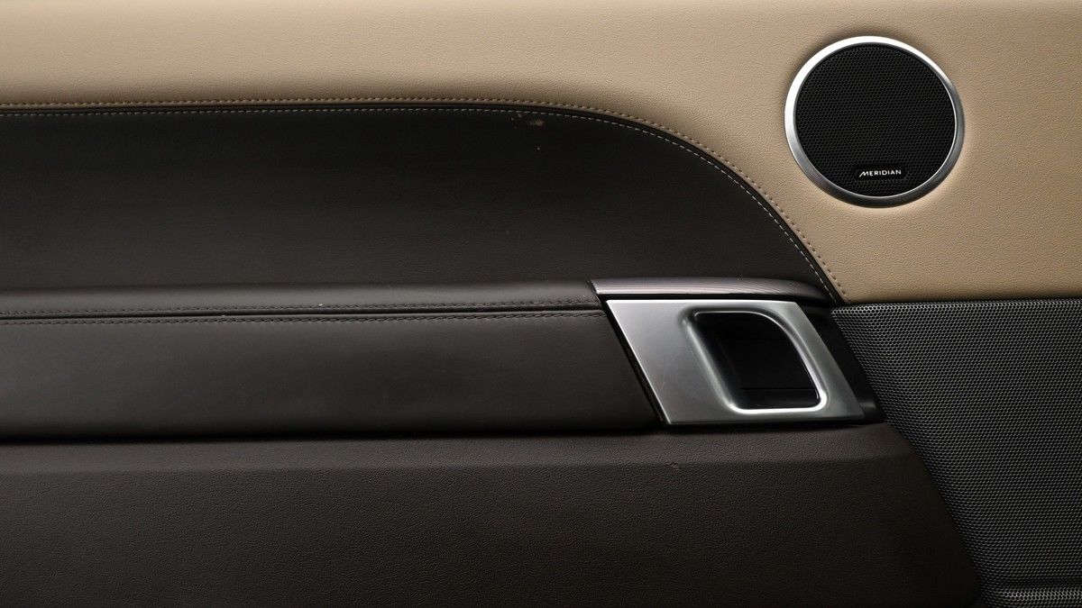 Land Rover Range Rover Sport Image 12