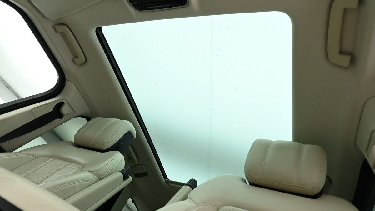 Land Rover Range Rover Sport Image 2