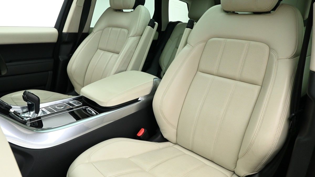 Land Rover Range Rover Sport Image 4