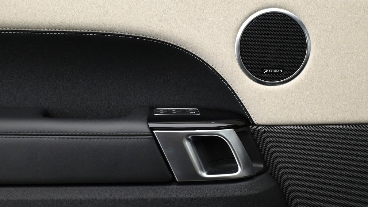Land Rover Range Rover Sport Image 13