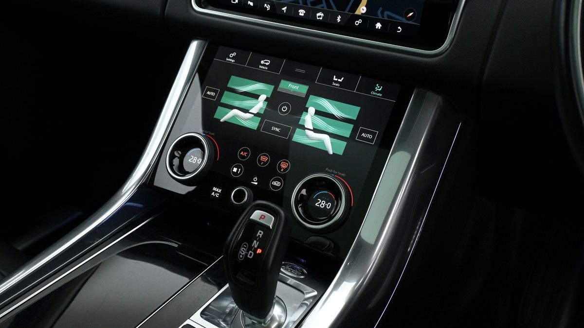 Land Rover Range Rover Sport Image 12