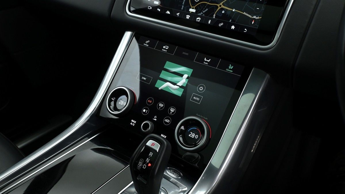 Land Rover Range Rover Sport Image 12