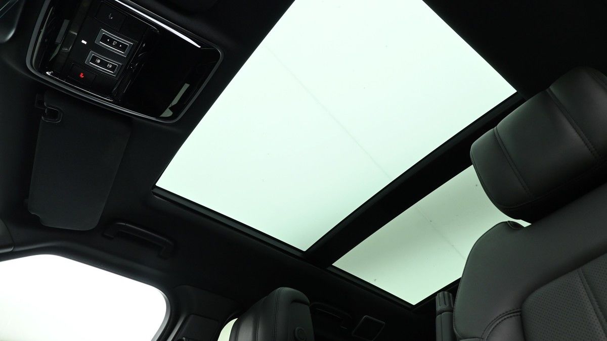 Land Rover Range Rover Sport Image 2