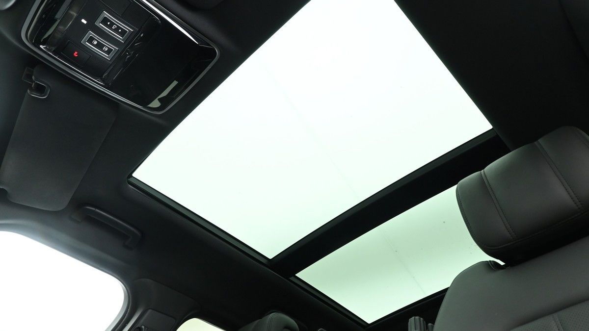 Land Rover Range Rover Sport Image 2
