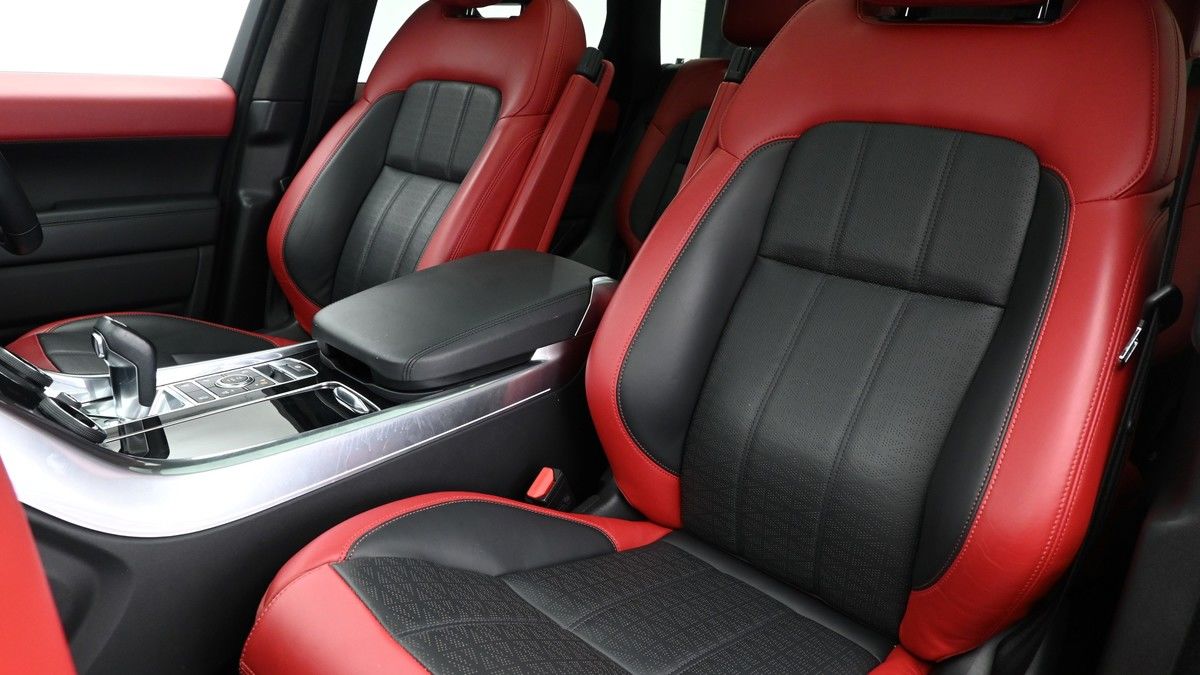 Land Rover Range Rover Sport Image 4