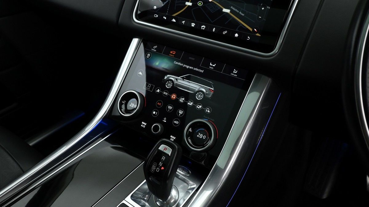 Land Rover Range Rover Sport Image 12