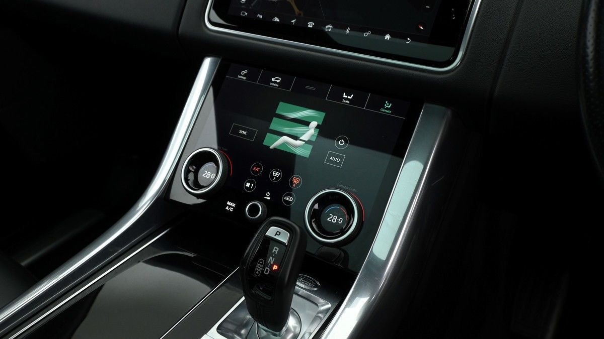 Land Rover Range Rover Sport Image 12