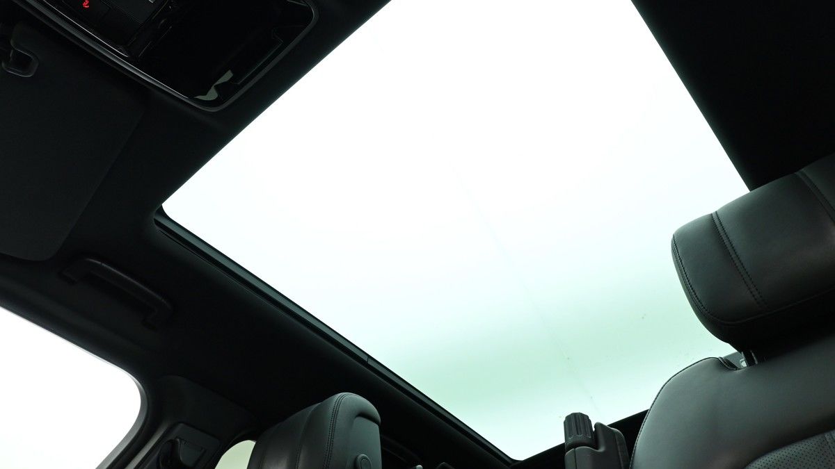 Land Rover Range Rover Sport Image 2