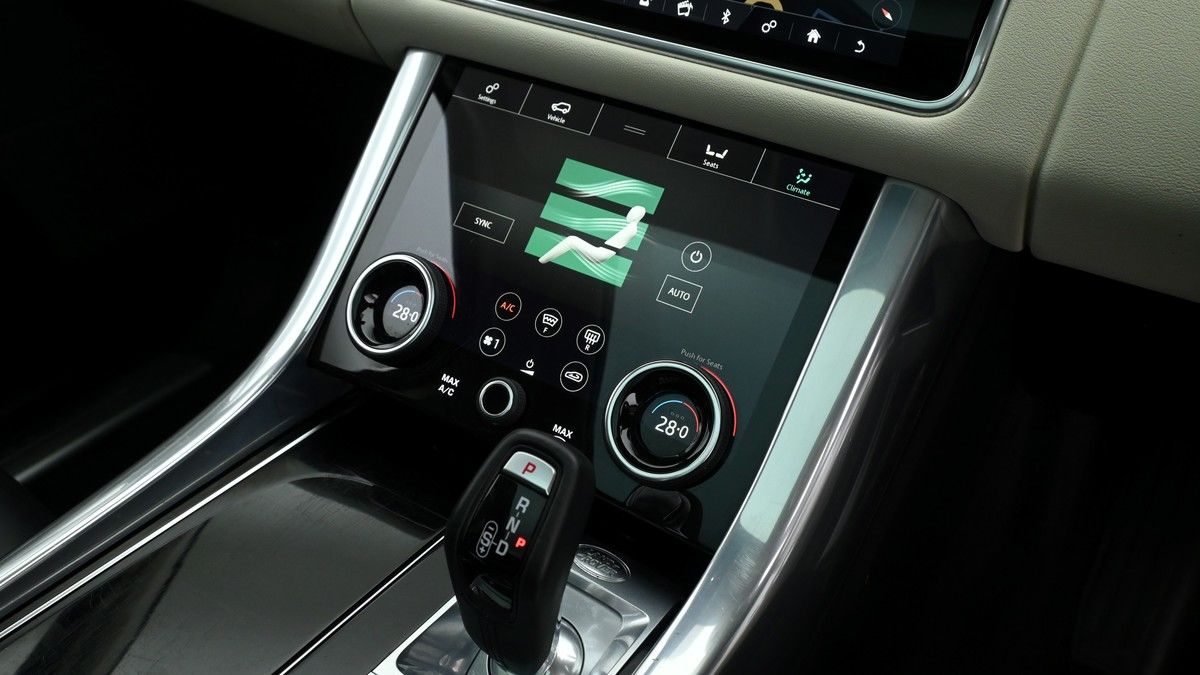 Land Rover Range Rover Sport Image 12