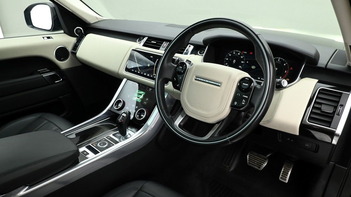 Land Rover Range Rover Sport Image 3
