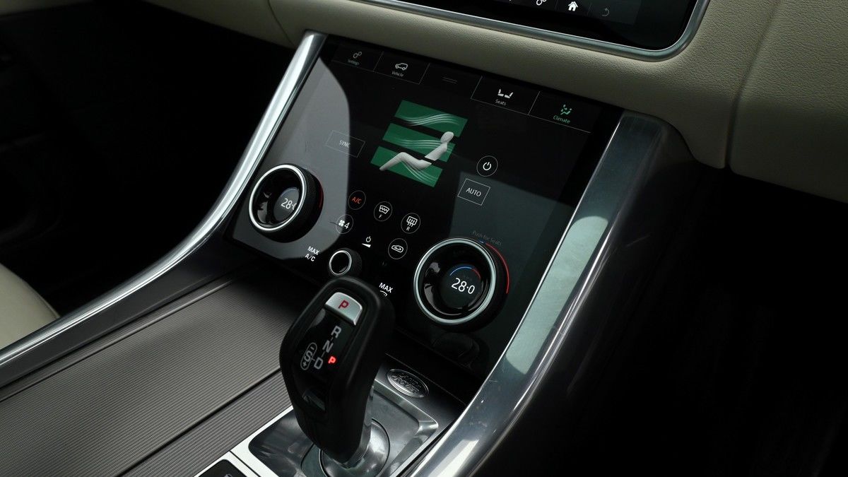 Land Rover Range Rover Sport Image 12