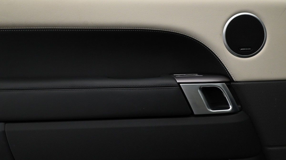 Land Rover Range Rover Sport Image 13