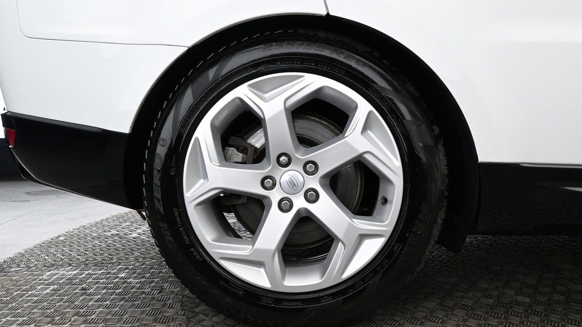 Land Rover Range Rover Sport Image 9