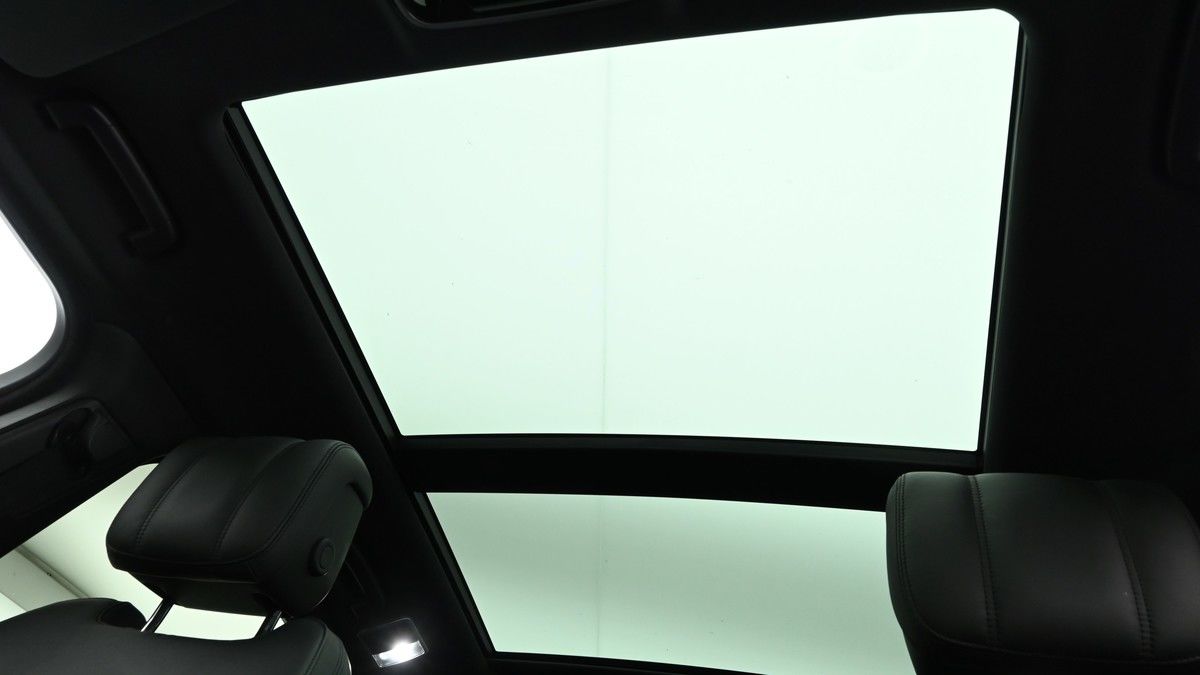 Land Rover Range Rover Sport Image 2