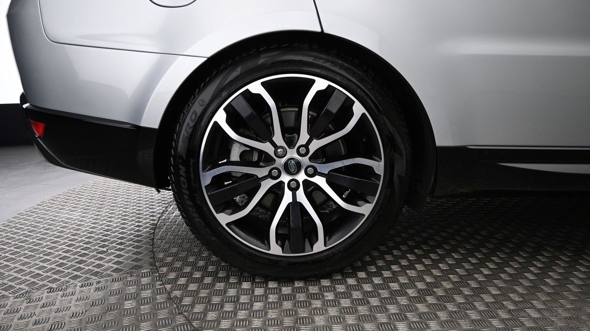 Land Rover Range Rover Sport Image 9