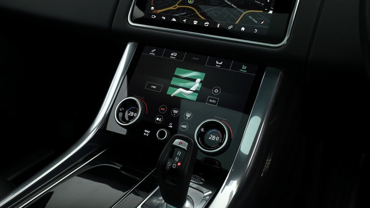 Land Rover Range Rover Sport Image 12