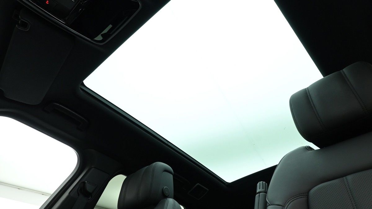 Land Rover Range Rover Sport Image 2