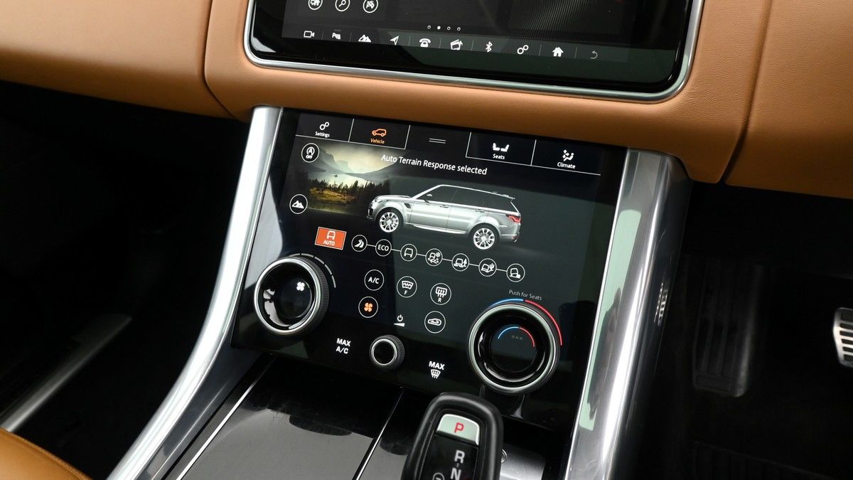 Land Rover Range Rover Sport Image 13