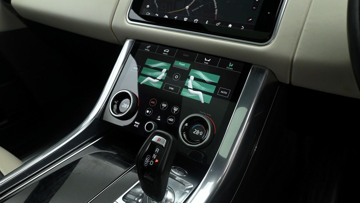 Land Rover Range Rover Sport Image 12