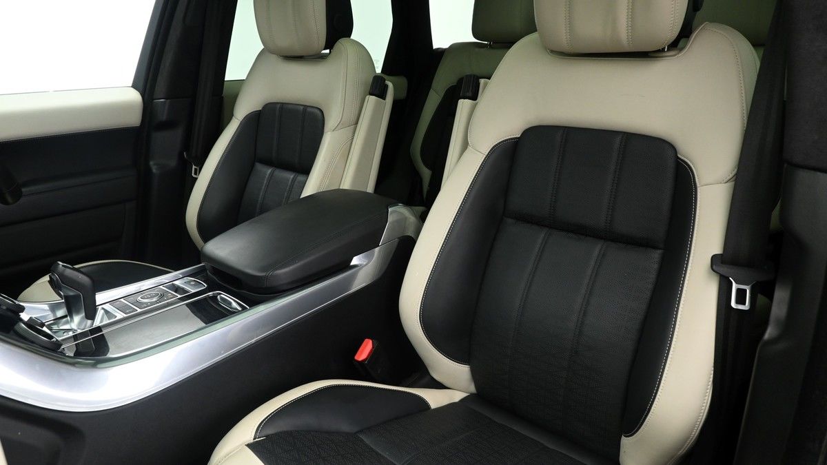 Land Rover Range Rover Sport Image 4