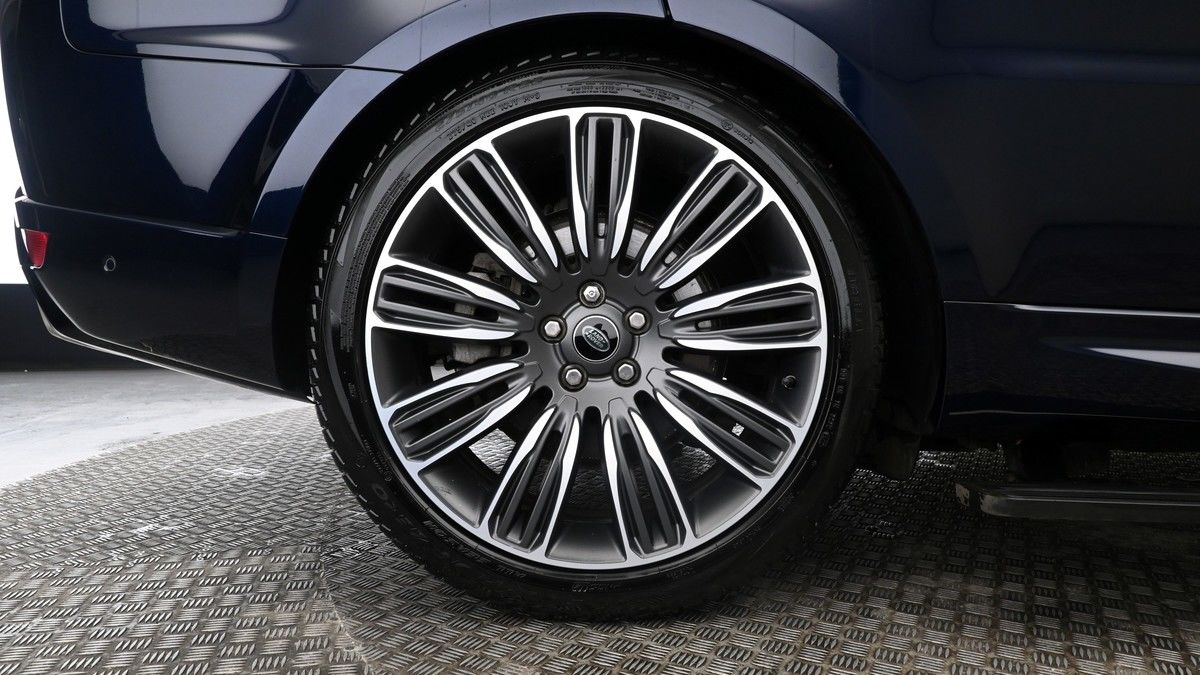Land Rover Range Rover Sport Image 9