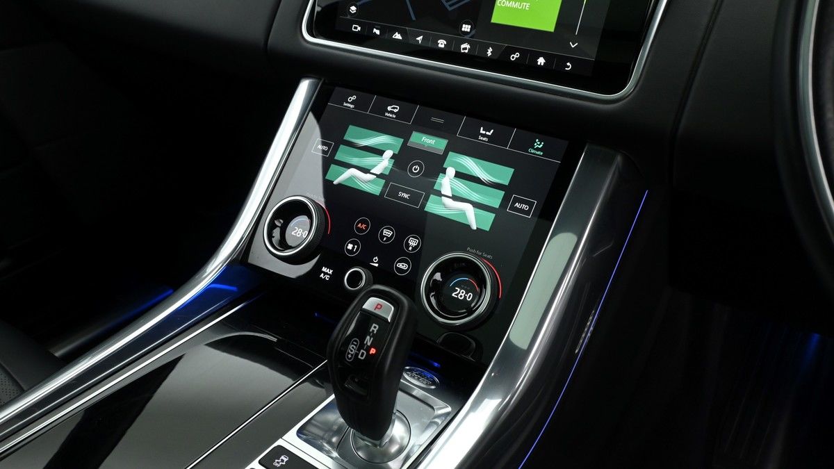 Land Rover Range Rover Sport Image 12