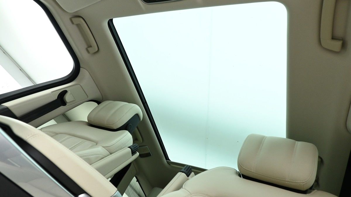 Land Rover Range Rover Sport Image 2