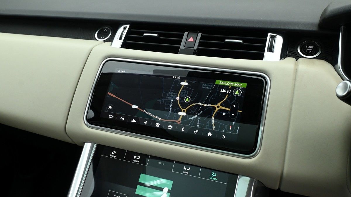 Land Rover Range Rover Sport Image 11