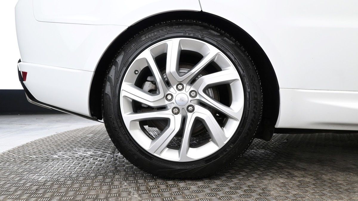 Land Rover Range Rover Sport Image 9