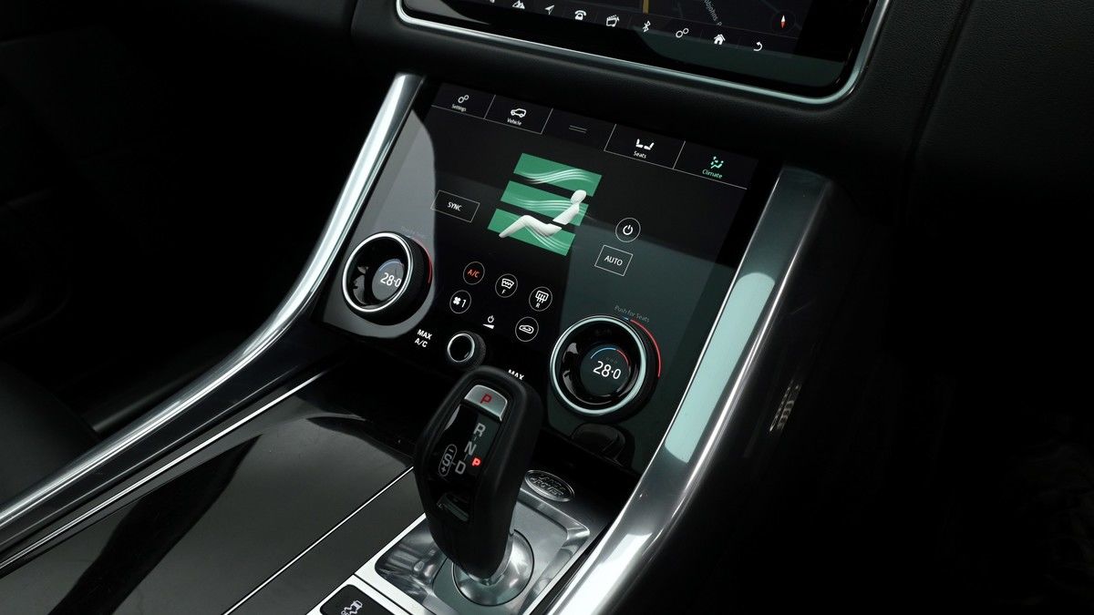 Land Rover Range Rover Sport Image 12