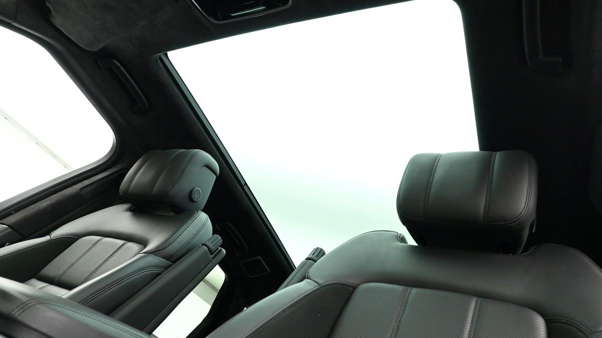 Land Rover Range Rover Sport Image 2