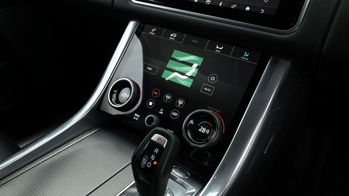 Land Rover Range Rover Sport Image 11