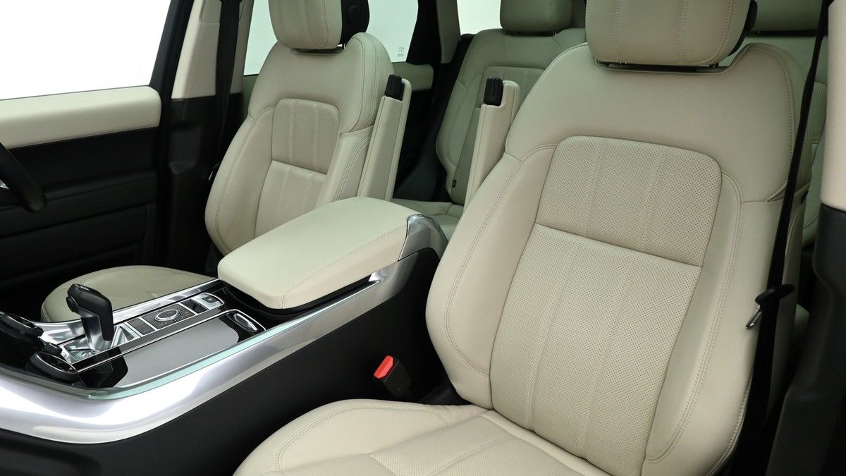 Land Rover Range Rover Sport Image 4
