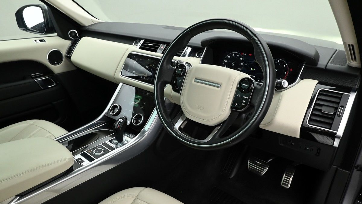 Land Rover Range Rover Sport Image 3