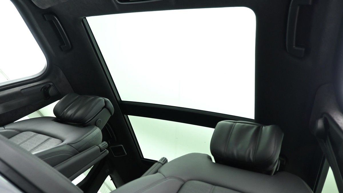 Land Rover Range Rover Sport Image 2
