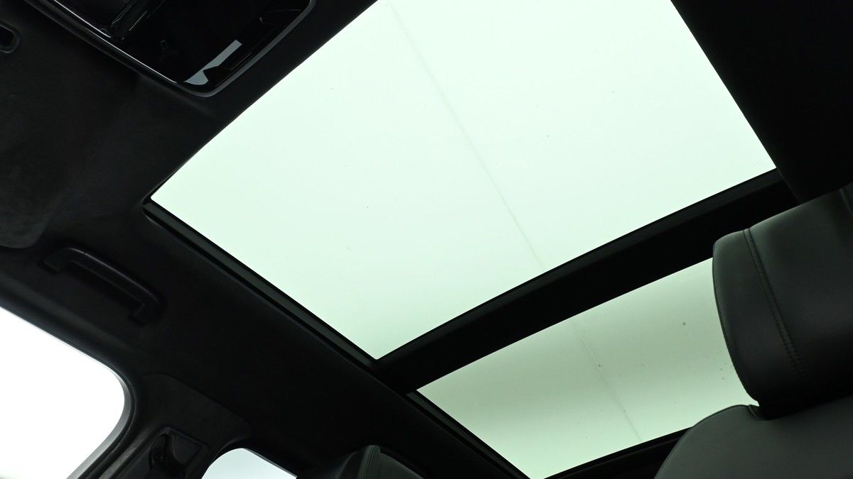 Land Rover Range Rover Sport Image 2