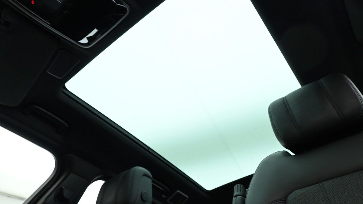 Land Rover Range Rover Sport Image 2