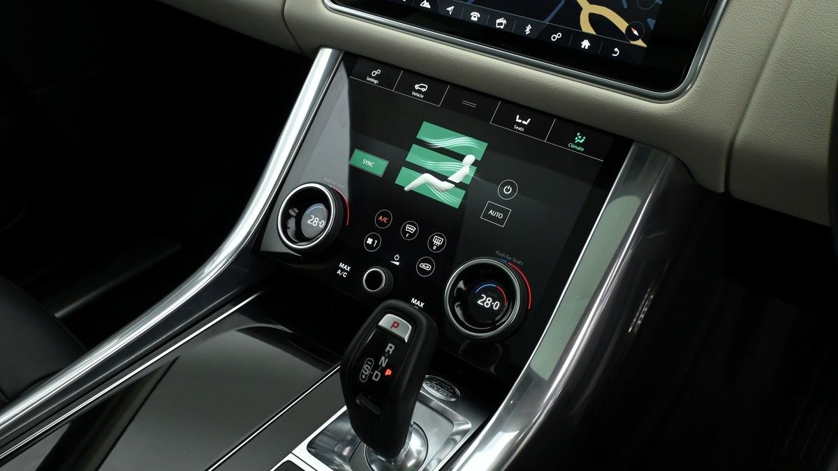 Land Rover Range Rover Sport Image 12
