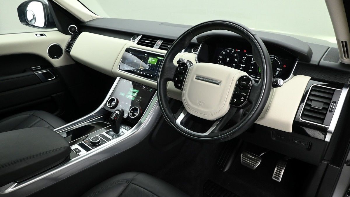 Land Rover Range Rover Sport Image 3