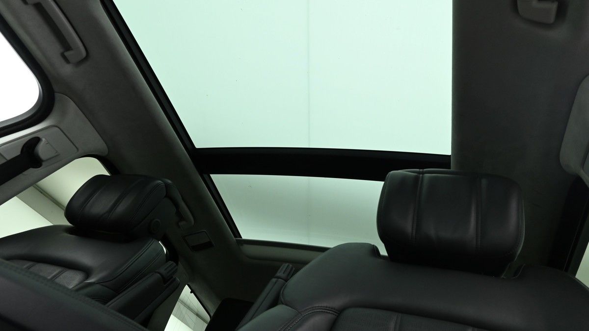 Land Rover Range Rover Sport Image 2