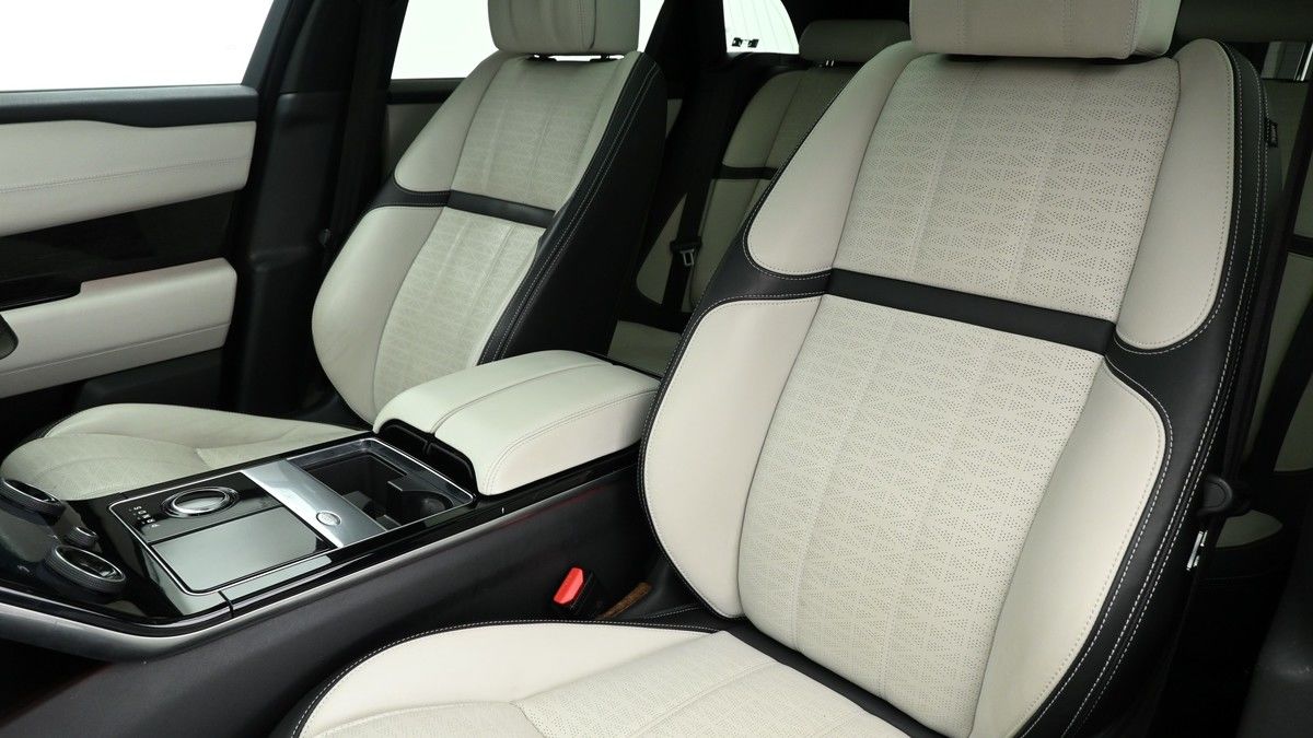 Land Rover Range Rover Velar Image 4