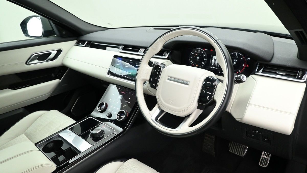 Land Rover Range Rover Velar Image 3