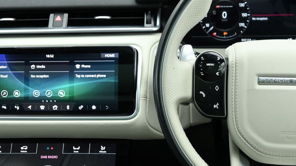 Land Rover Range Rover Velar Image 15