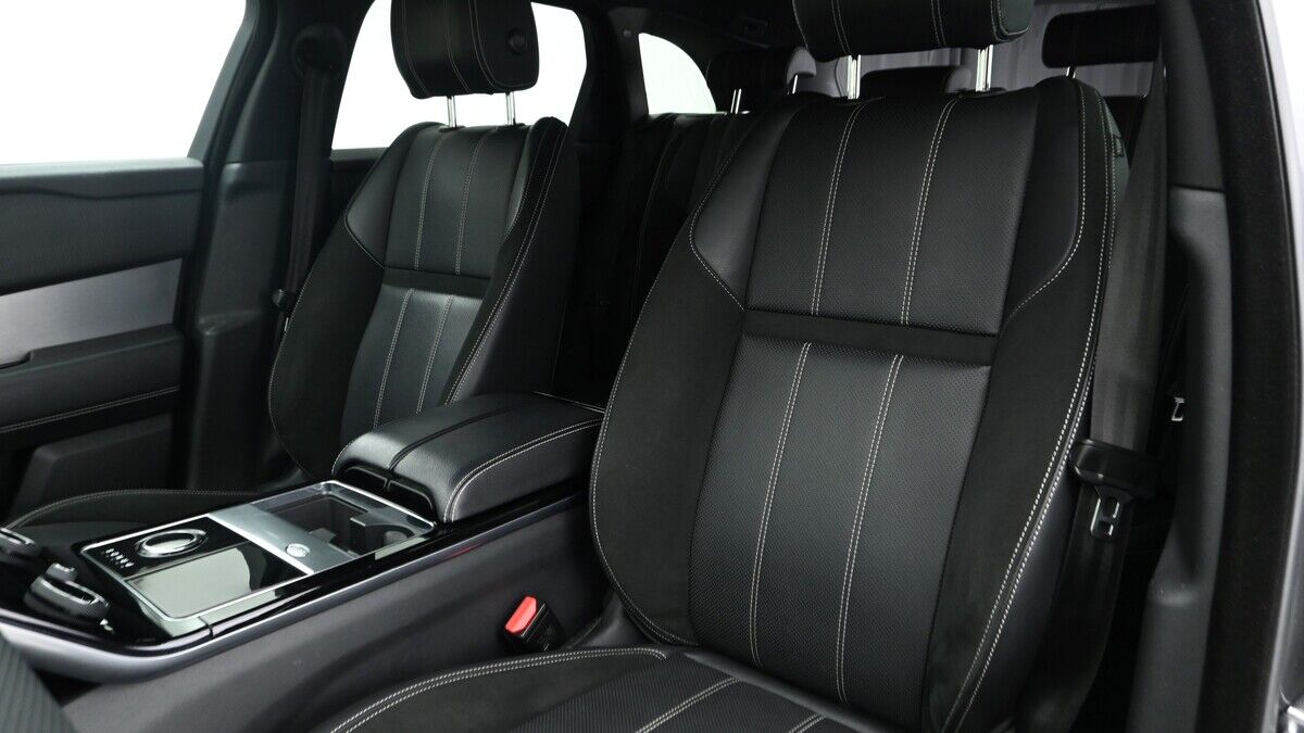 Land Rover Range Rover Velar Urban Image 4