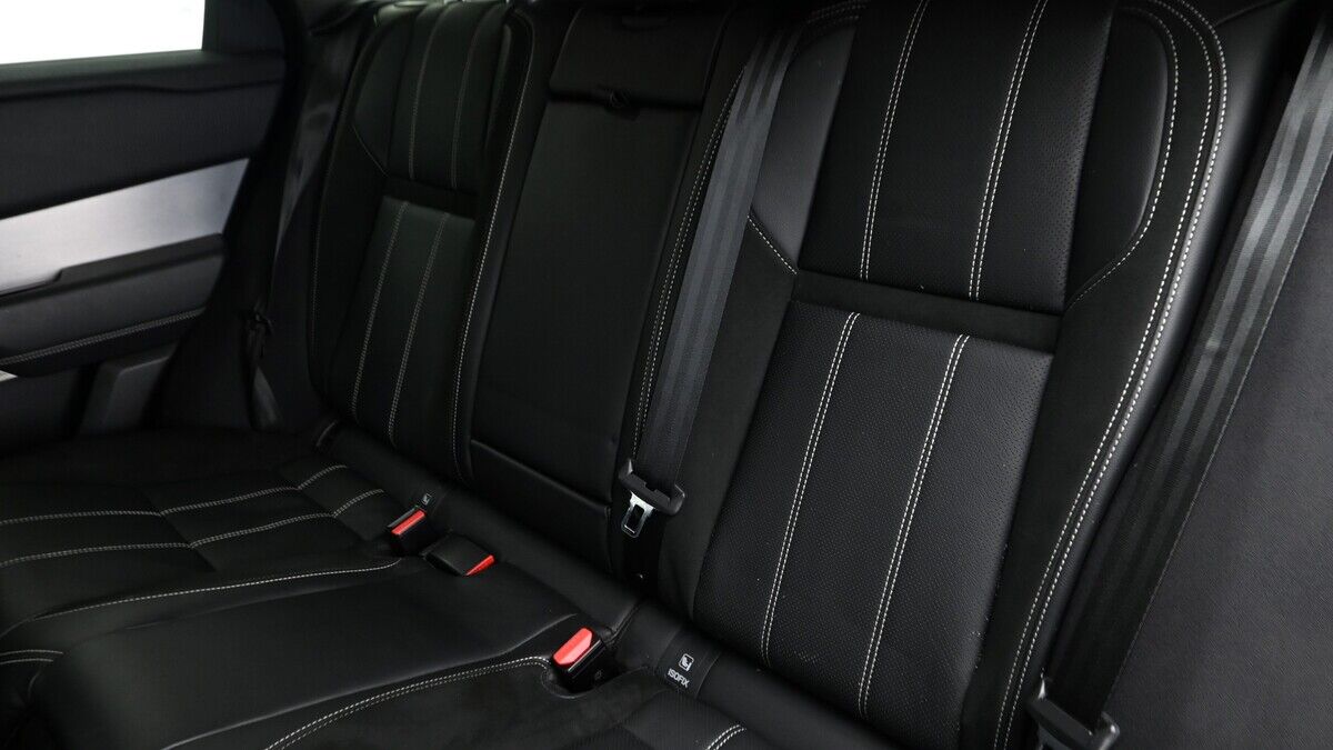 Land Rover Range Rover Velar Urban Image 5