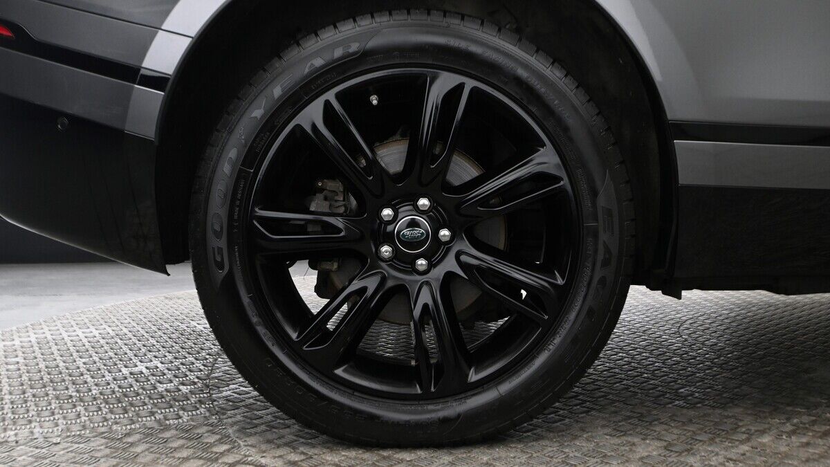 Land Rover Range Rover Velar Urban Image 9